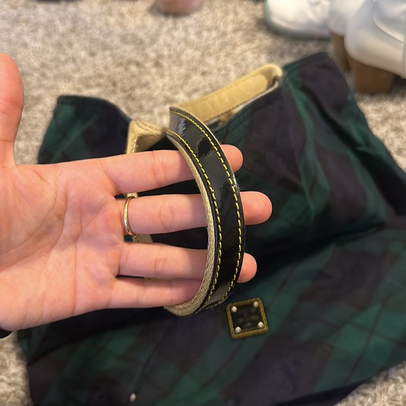 Dooney and Bourke toe - Picture 2 of 4